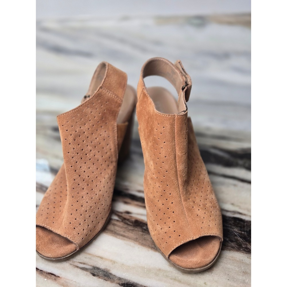 Franco Fortini Womens Brown Suede Perforated Peep‎ Toe Block Heel Sandals Size 9